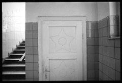 Stadion - oltozoajto - Budapest 1986.jpg